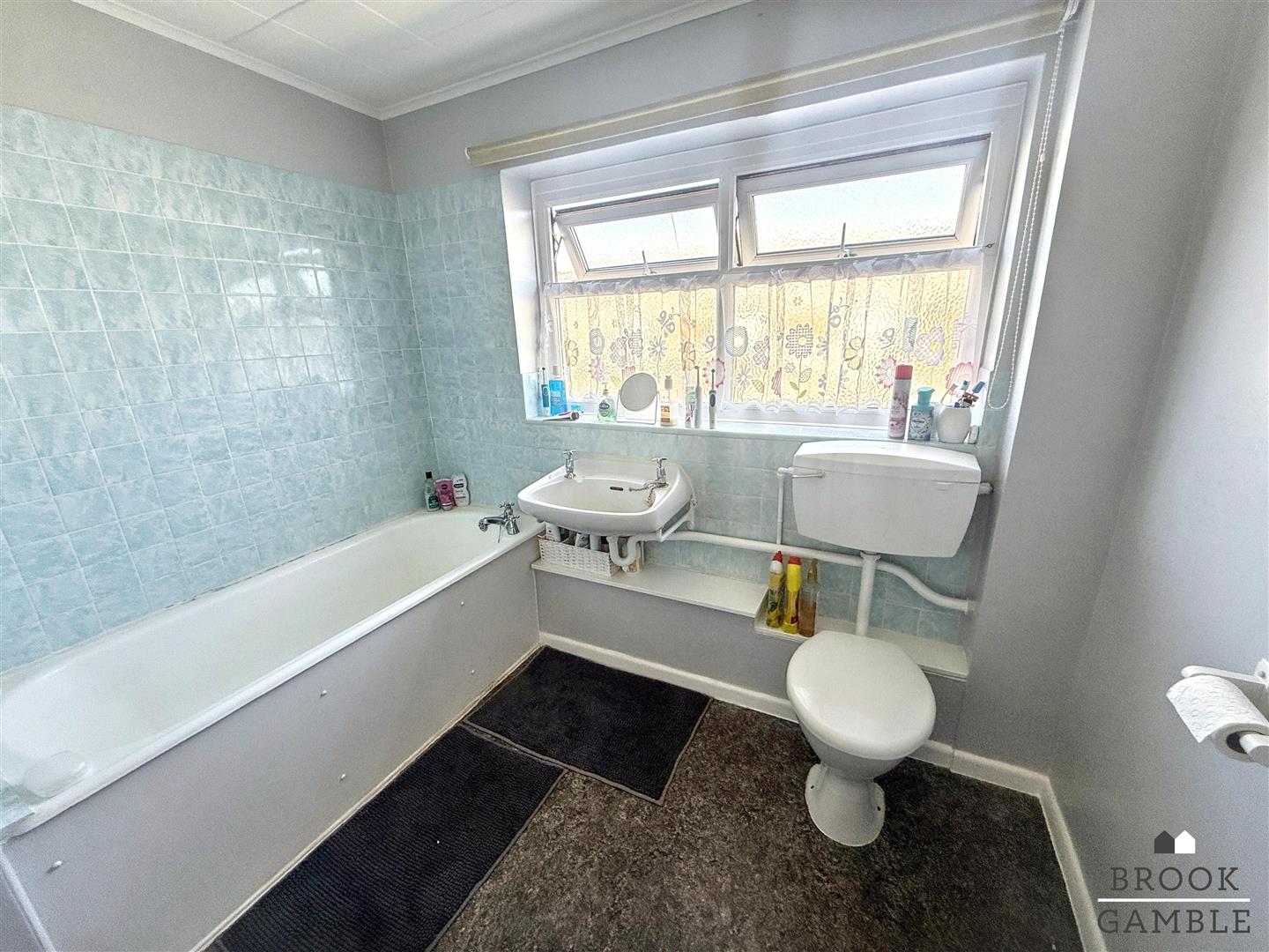 2 Bedroom House. Biddenden Close in Eastbourne,  11